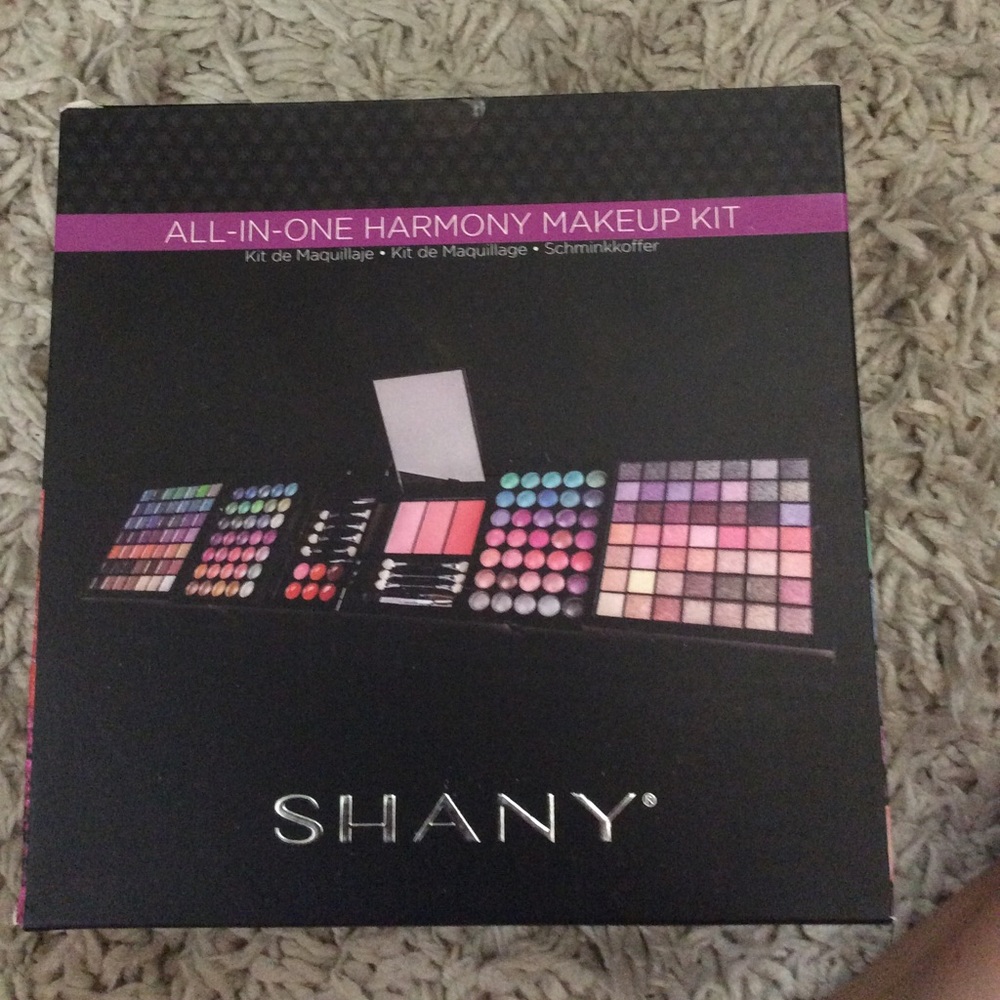 Some kind of makeup kit